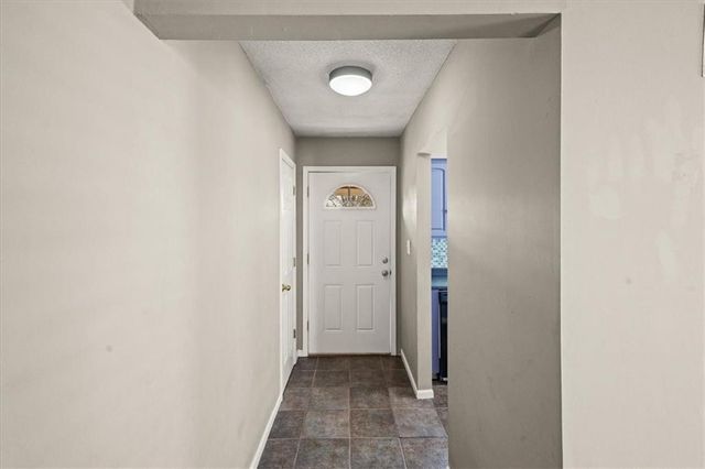 1009 NW Kingsridge Drive, Blue Springs, MO 64015