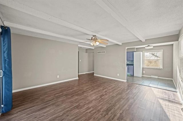 1009 NW Kingsridge Drive, Blue Springs, MO 64015