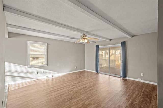 1009 NW Kingsridge Drive, Blue Springs, MO 64015