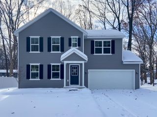 36 Manley Avenue, Holland Twp, MI 49424