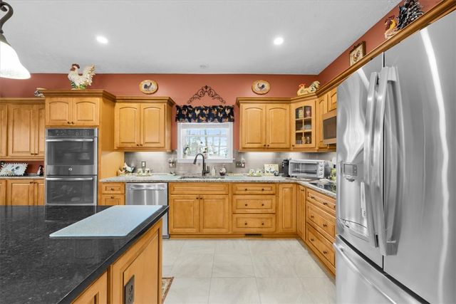 121 Sunset Bay Boulevard, Seneca, SC 29672