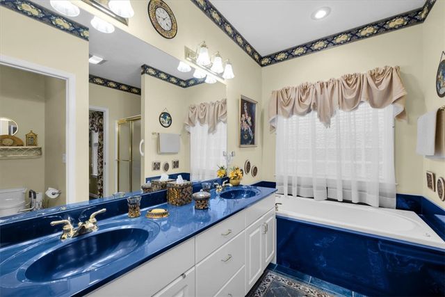 121 Sunset Bay Boulevard, Seneca, SC 29672