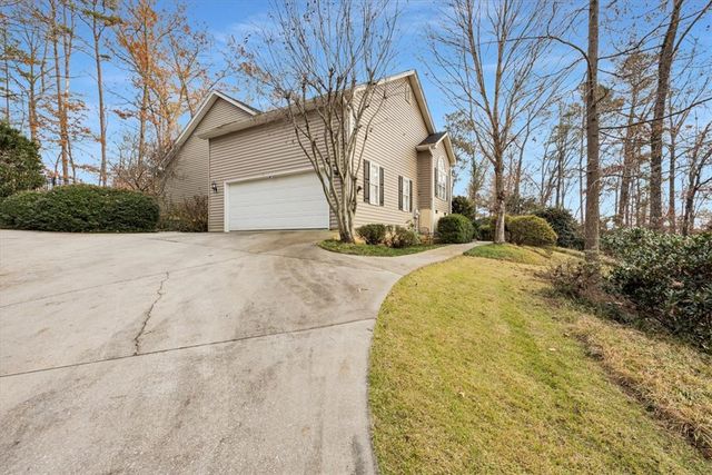 121 Sunset Bay Boulevard, Seneca, SC 29672