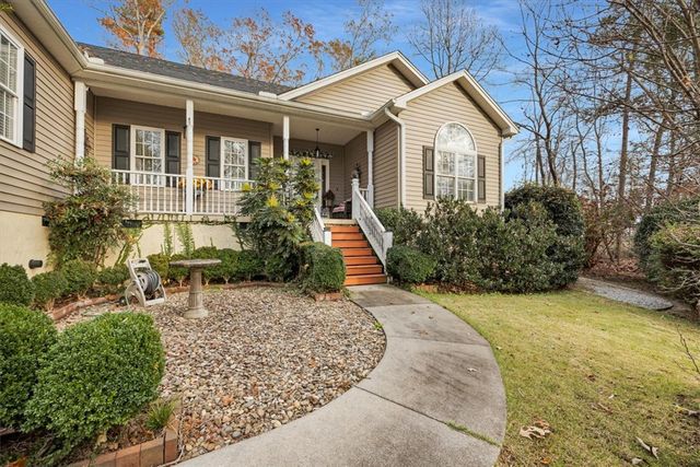 121 Sunset Bay Boulevard, Seneca, SC 29672