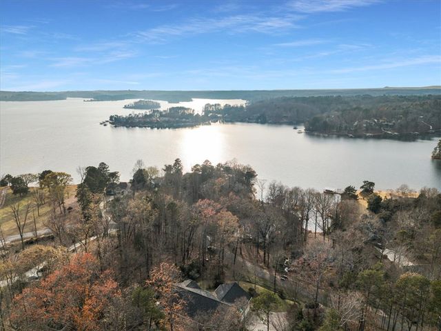 121 Sunset Bay Boulevard, Seneca, SC 29672