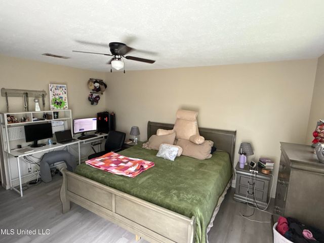 55 Oak Crest Place, Brandon, MS 39042