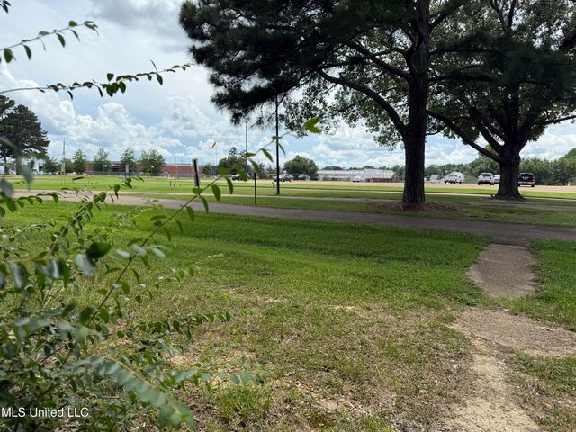 55 Oak Crest Place, Brandon, MS 39042