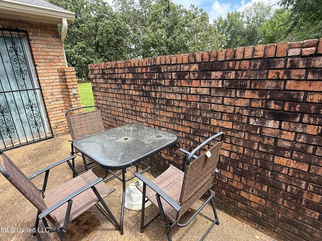 55 Oak Crest Place, Brandon, MS 39042