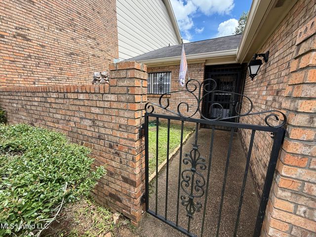 55 Oak Crest Place, Brandon, MS 39042