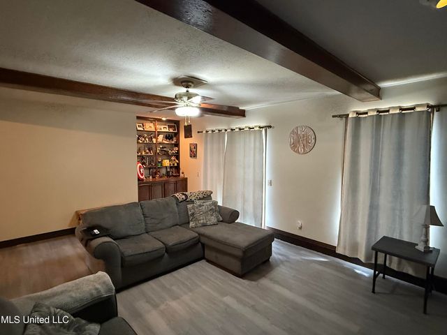 55 Oak Crest Place, Brandon, MS 39042