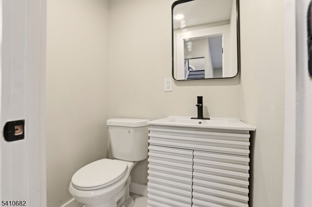 143 Smith St, Newark City, NJ 07106