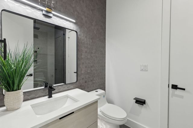 4031 Brundrette Street, Dallas, TX 75212