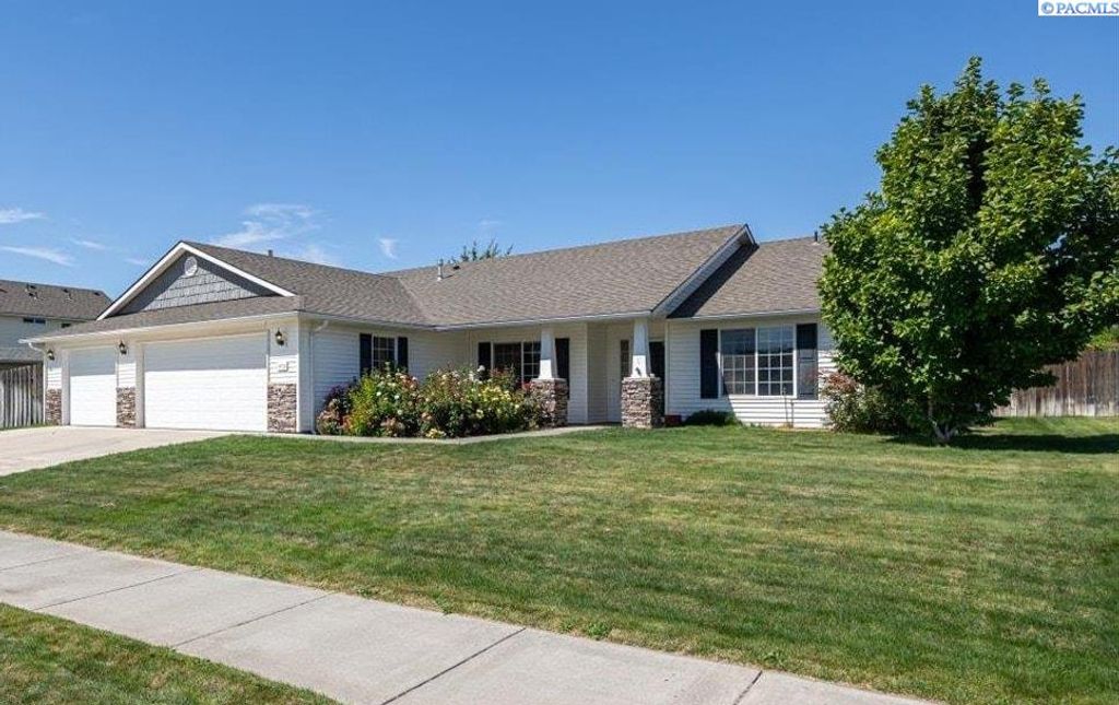 9713 Coronado Dr, Pasco, WA 99301