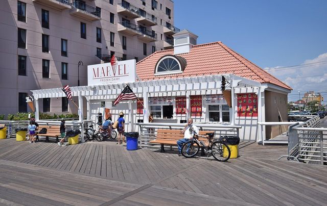 100 W Broadway 1H, Long Beach, NY 11561