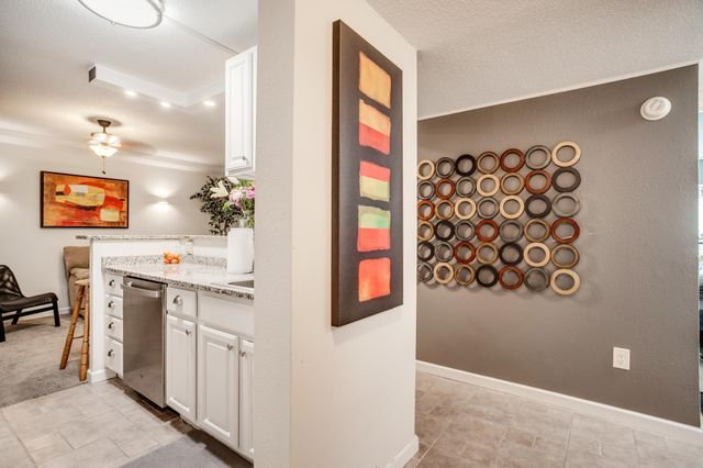 1920 S 1st Street 202, Minneapolis, MN 55454