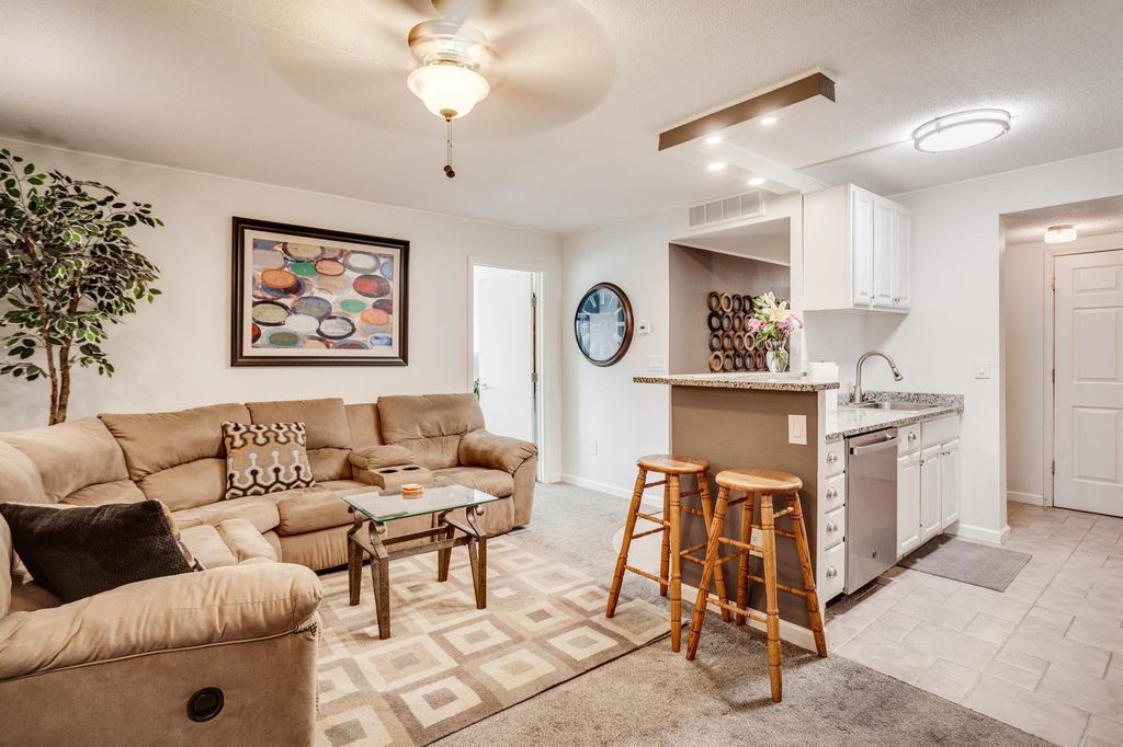 1920 S 1st Street 202, Minneapolis, MN 55454