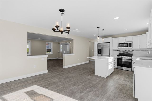 989 Bay Street, Fall River, MA 02724