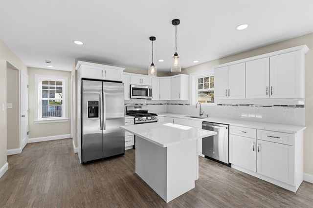989 Bay Street, Fall River, MA 02724