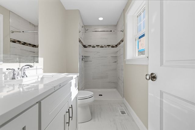 989 Bay Street, Fall River, MA 02724