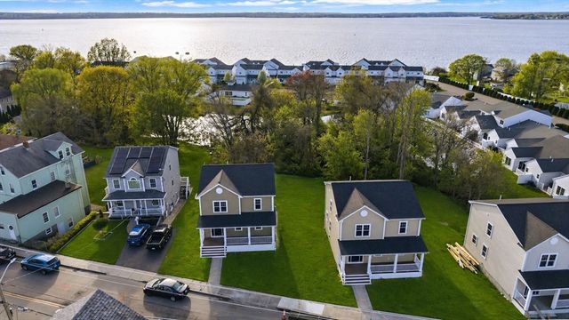 989 Bay Street, Fall River, MA 02724