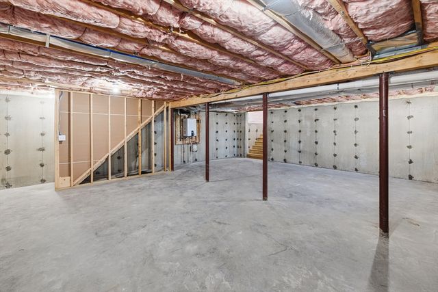 989 Bay Street, Fall River, MA 02724