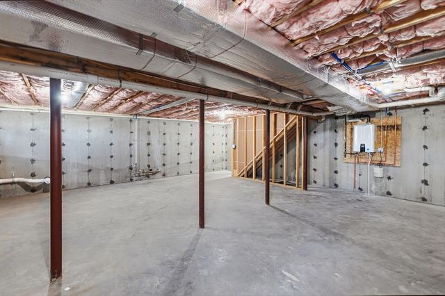 989 Bay Street, Fall River, MA 02724