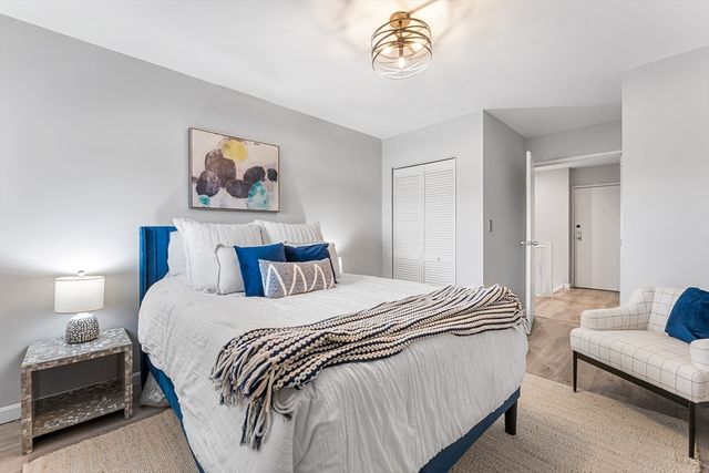 240 Heath St PH18, Boston, MA 02130