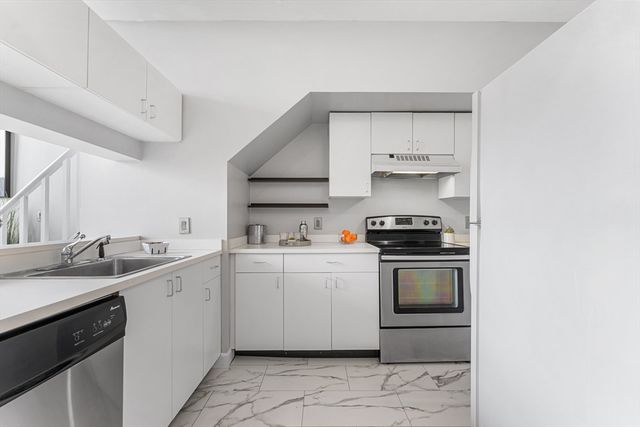 240 Heath St PH18, Boston, MA 02130