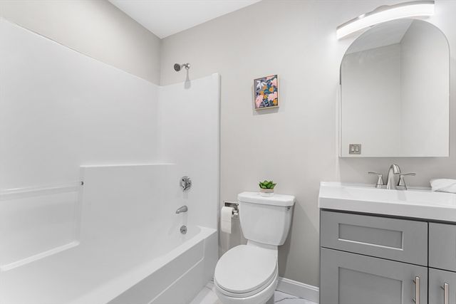 240 Heath St PH18, Boston, MA 02130