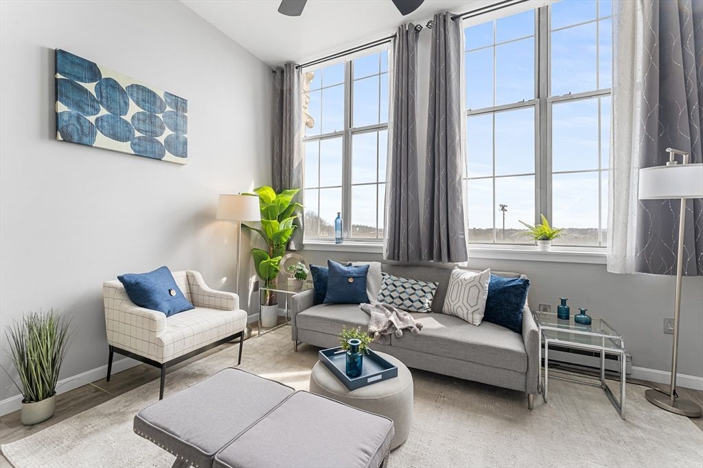 240 Heath St PH18, Boston, MA 02130