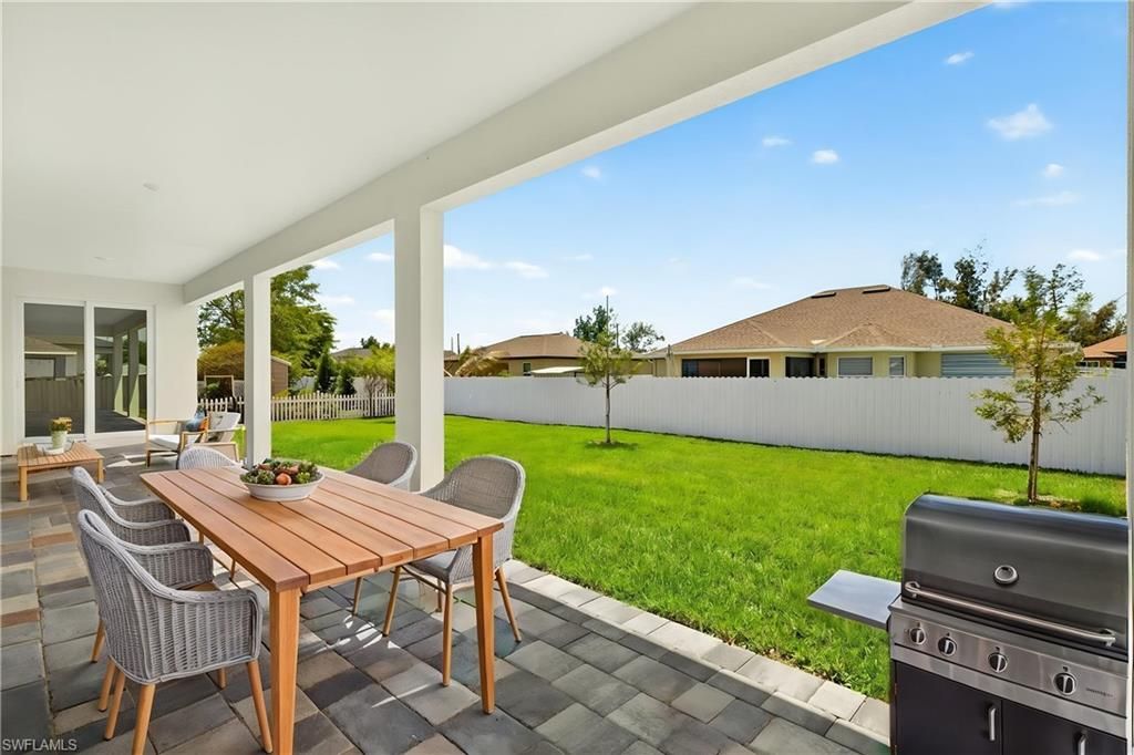 Image 4 of property listing at 2212 NW 1st PL, Cape Coral, FL 33993