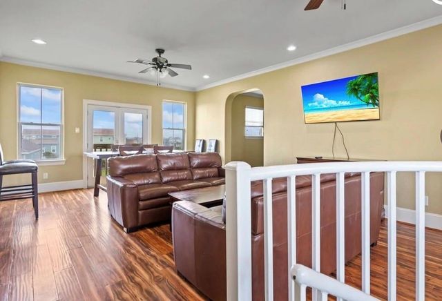 4102 Defender Lane, Galveston, TX 77554