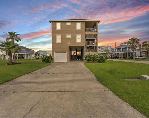 4102 Defender Lane, Galveston, TX 77554