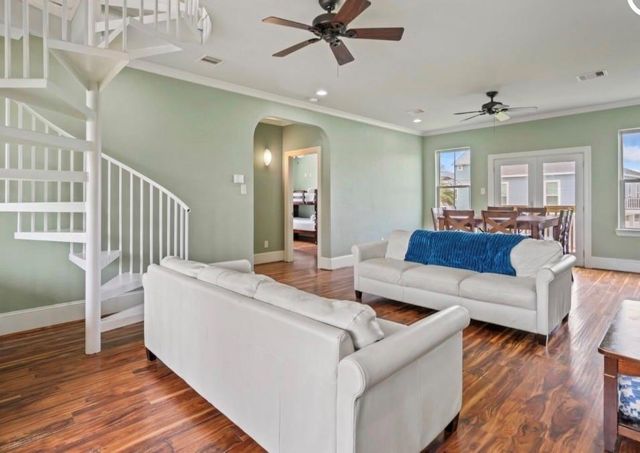 4102 Defender Lane, Galveston, TX 77554