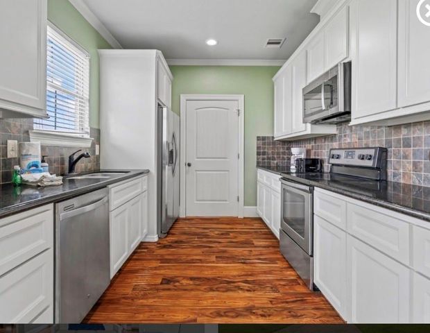 4102 Defender Lane, Galveston, TX 77554