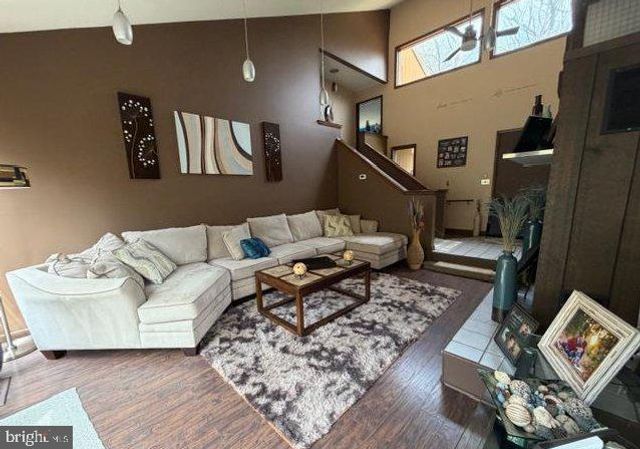 2253 SKYLINE DR, Slatington, PA 18080