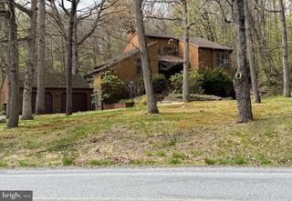 2253 SKYLINE DR, Slatington, PA 18080
