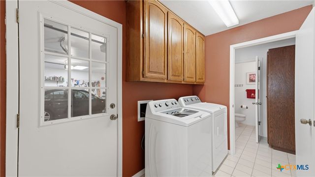 16647 FM 725, Seguin, TX 78155