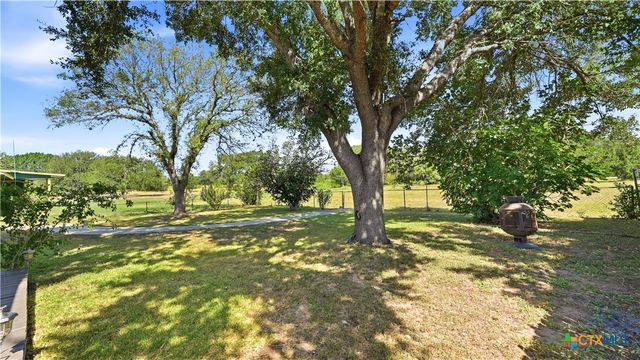 16647 FM 725, Seguin, TX 78155