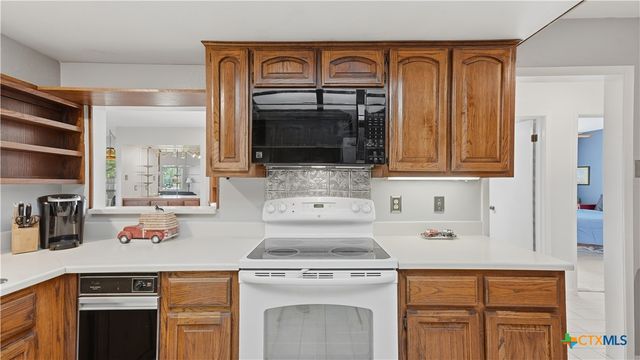 16647 FM 725, Seguin, TX 78155