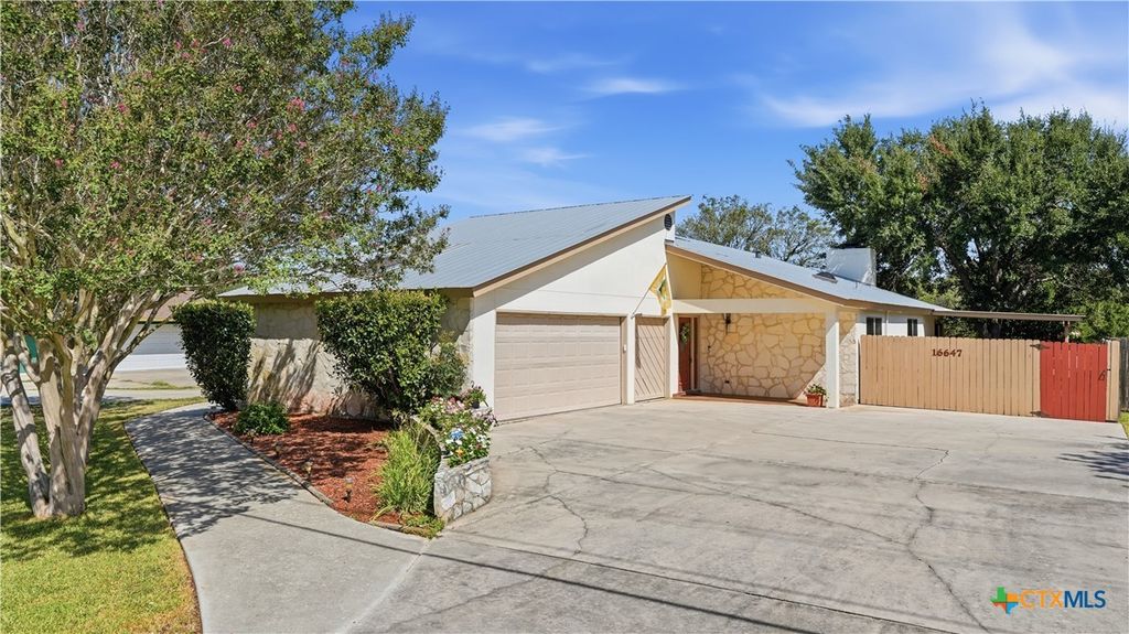 16647 FM 725, Seguin, TX 78155