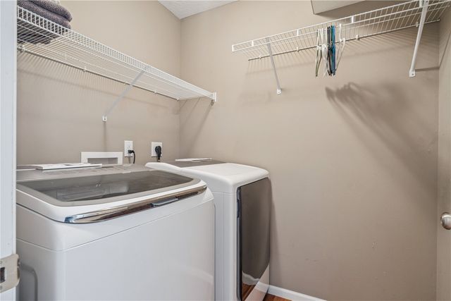 67 Woodstone SW, Cedar Rapids, IA 52404