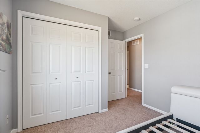 67 Woodstone SW, Cedar Rapids, IA 52404