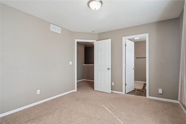 67 Woodstone SW, Cedar Rapids, IA 52404