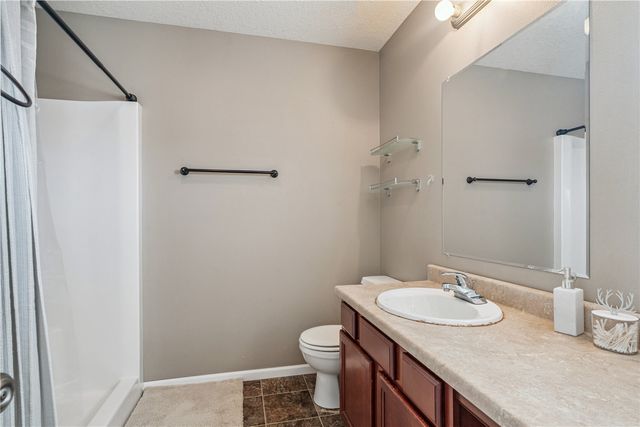 67 Woodstone SW, Cedar Rapids, IA 52404