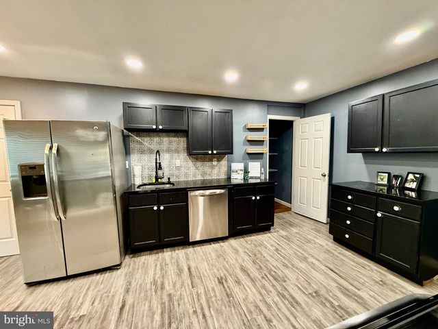 7635 STONEY CREEK DR, Pasadena, MD 21122