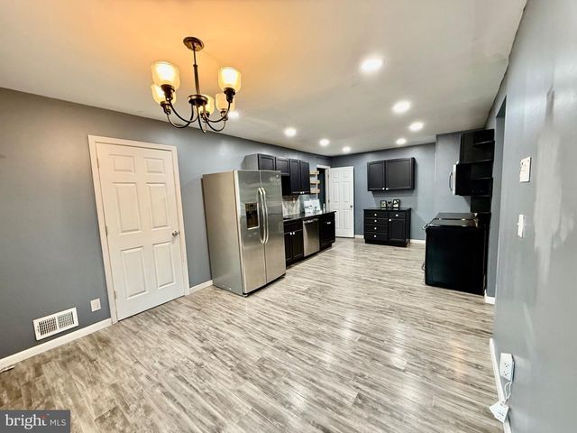 7635 STONEY CREEK DR, Pasadena, MD 21122