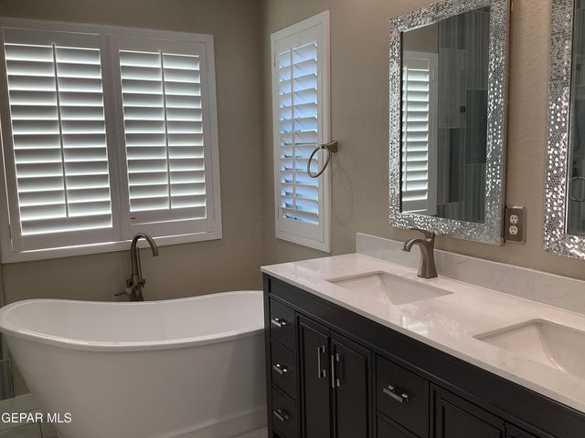 305 Cloud Song E, Santa Teresa, NM 88008