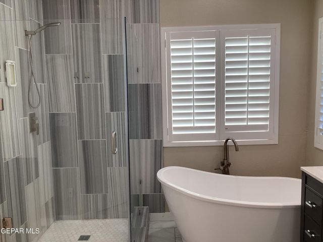 305 Cloud Song E, Santa Teresa, NM 88008