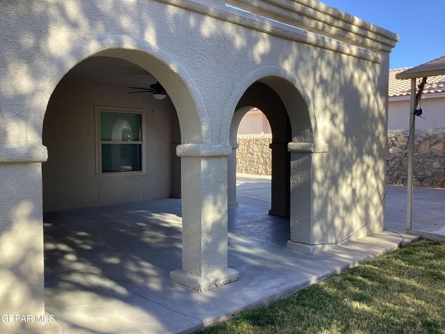 305 Cloud Song E, Santa Teresa, NM 88008